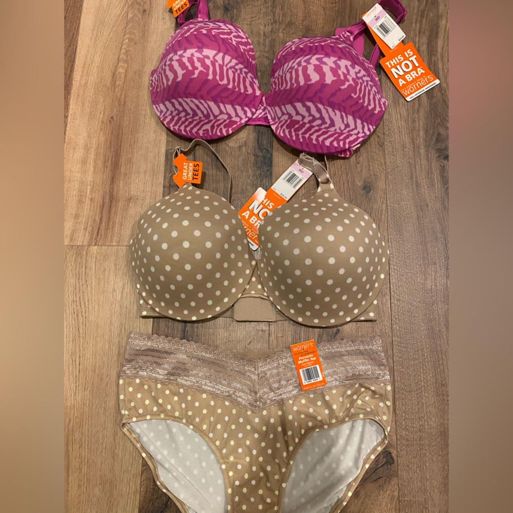 Warners 2 bras one panty